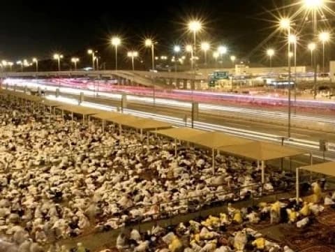 Mengenal Lebih Dekat Lokasi dan Syariat Mabit di Muzdalifah