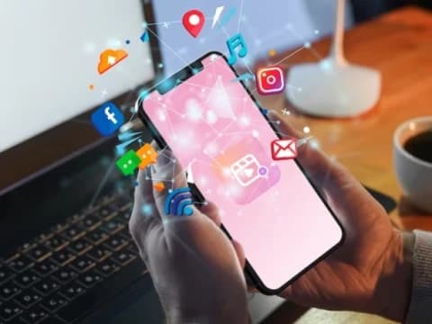 4 Pedoman Etika dan Moral dalam Bermedia Sosial