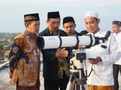 Lembaga Falakiyah PBNU Instruksikan Rukyatul Hilal Awal Bulan Maulid 1445 H