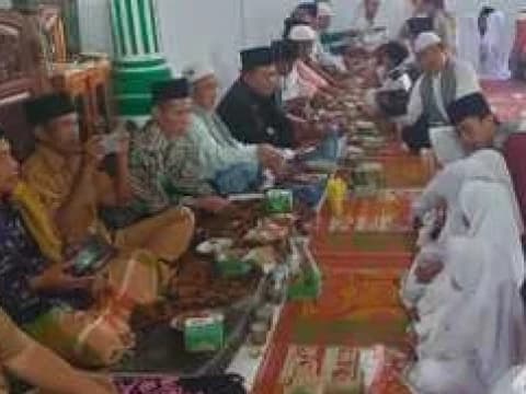 Tradisi Jelang Ramadhan, Muslim Melayu Bersihkan Kuburan, Sembelih Kerbau, dan Imtihan 