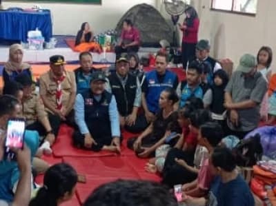 Mensos Gus Ipul Kunjungi Warga Terdampak Banjir dan Tinjau Posko Pengungsian di Jombang