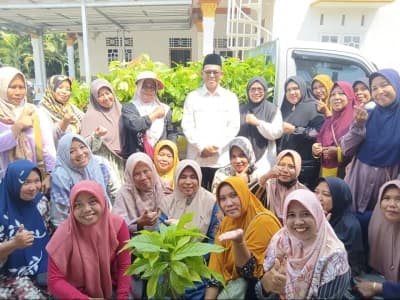 LPPNU Lampung Tengah Bagikan 900 Bibit Kakao Unggul untuk Dukung Ketahanan Pangan