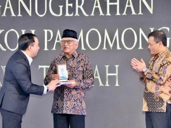 Gus Mus dan Sejumlah Tokoh NU Dinobatkan sebagai Tokoh Pamomong Jawa Tengah 2025