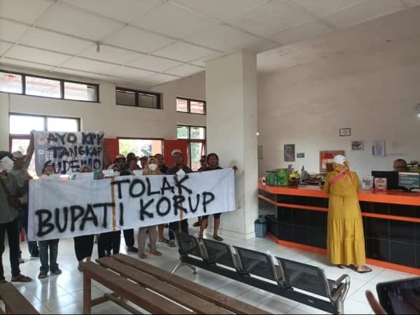 Kirim Surat ke KPK, Warga Tayu Pati Dorong Penetapan Bupati sebagai Tersangka Kasus Korupsi