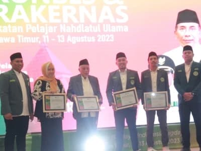 PP IPNU Berikan Penghargaan kepada Pendiri dan Penggerak Organisasi