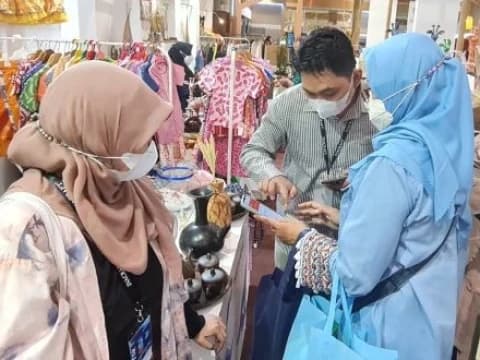 Promo Menarik Meriahkan Booth UMKM Binaan Pertamina di Inacraft 2022