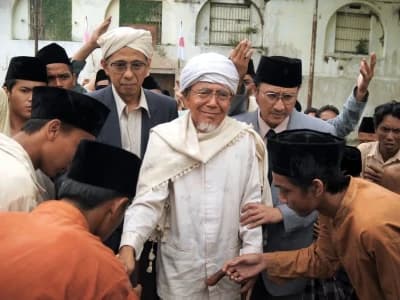 Ingin Ilmu yang Berkah? Jaga Ucapan pada Guru