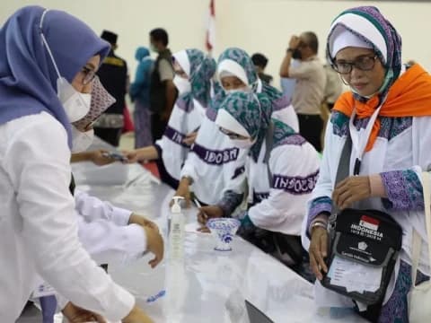 Jamaah Haji Kloter Pertama Embarkasi Jakarta Mulai Masuk Asrama