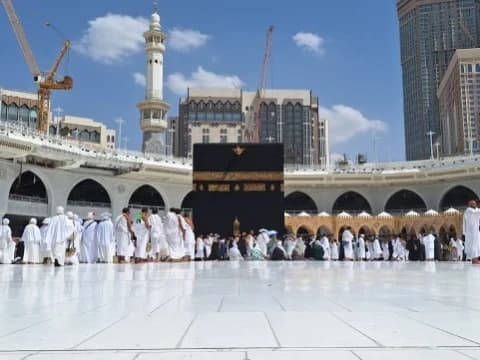 Ulama Senior Saudi Keluarkan Fatwa Larangan Ibadah Haji Ilegal tanpa Visa Resmi