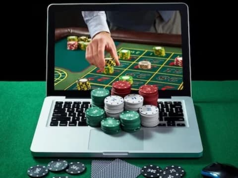 Hukum Menafkahi Keluarga dari Uang Judi Slot