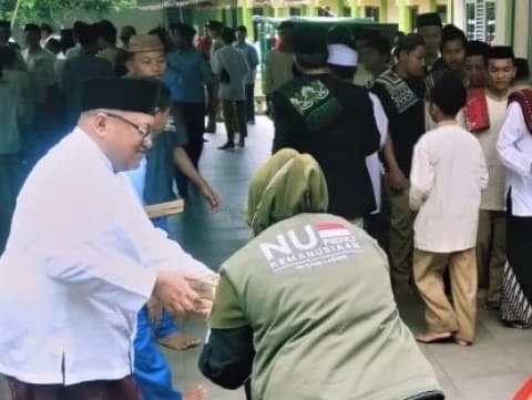 Jumat Berbagi LAZISNU PBNU Sasar Santri Nurul Huda Bekasi