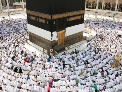 Hukum Makmum Lebih Maju daripada Imam saat Jamaah di Masjidil Haram