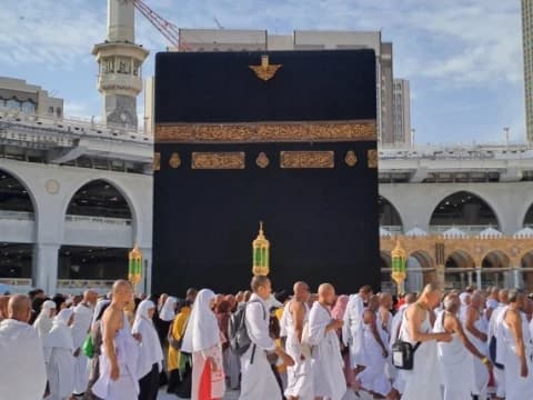 Pendapat Mufassir tentang Siapa Pendiri Ka’bah dan Kapan Didirikan?
