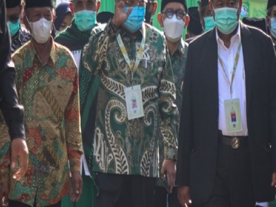 Kiai Said alludes to economic inequality in front of president and vice president