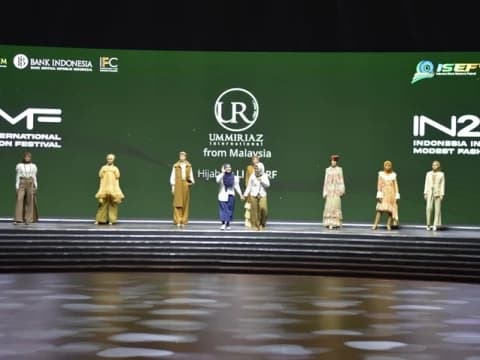 Karya Desainer Santri Purworejo Tampil di Indonesia International Modest Fashion Festival