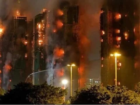 Terjadi Kebakaran Besar di Apartemen Hong Kong, Seorang Korban dari Fatayat NU Dilarikan ke RS 