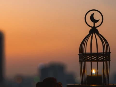 Khutbah Jumat Bahasa Jawa: Nggayuh Pangapura Gusti ing Wulan kang Suci