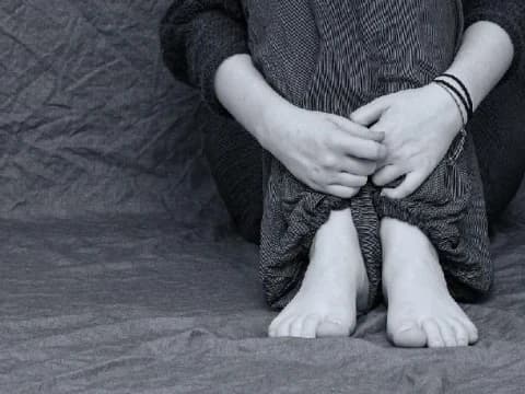 Apakah Istri Harus Sembunyikan KDRT yang Dilakukan Suami?