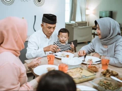 Ini Hadits Keutamaan Mencari Nafkah Keluarga