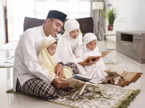 Khutbah Jumat: Menjaga Diri dan Keluarga dari Api Neraka