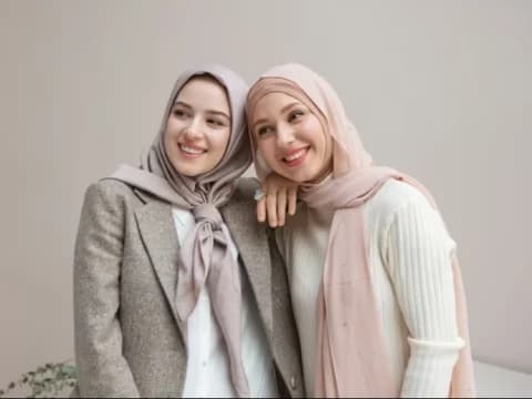 Hukum Pria Menikahi Perempuan Kembar Sekaligus