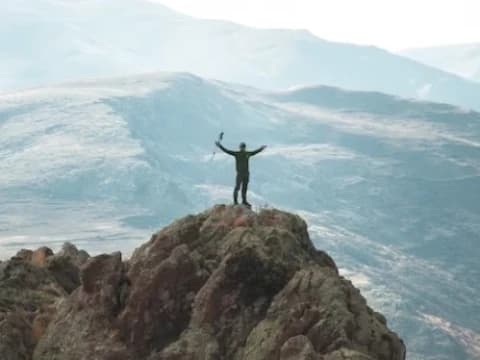 Khutbah Jumat: Esensi Kemerdekaan Manusia 