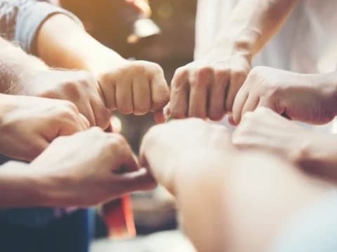 Waspadai Pilih Komunitas di Tengah Modernitas