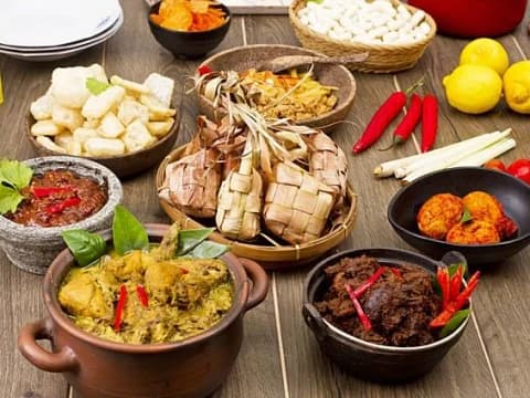 4 Cara Jaga Kadar Kolesterol Tetap Normal saat Lebaran