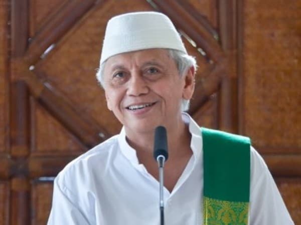 Doa Menghadapi Musuh dari KH Achmad Chalwani