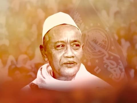 KH Ali Maksum: Rais Aam PBNU di Masa Transisi-Krusial Menuju Khittah NU 