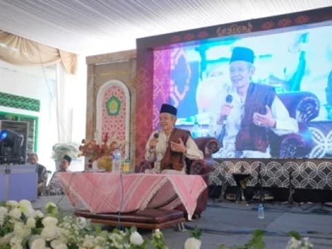 KH Ahmad Haris Shodaqoh Ingatkan Fokus Perbaiki Diri, Bukan Sibuk Menilai Orang Lain