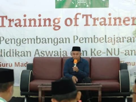 KH Marzuki Mustamar Harap Ma'arif NU Jatim Lahirkan Kader Militan