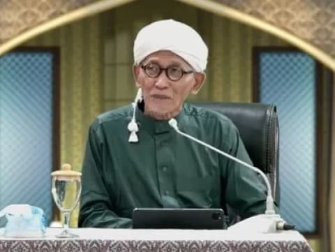 KH Miftachul Akhyar Jelaskan Cara Allah Memperkenalkan Dzat-Nya