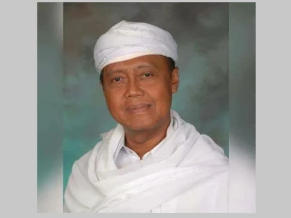 KH Noer Muhammad Iskandar, Anak Kiai yang Enggan Disapa Gus