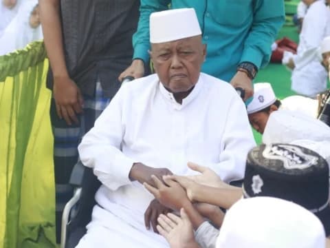 KH Noer Muhammad Iskandar, Mendidik Santri ala Albert Einstein