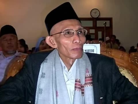 Artikel KH Sahal Mahfudh pada 1998: Keluarga Maslahah dalam Kehidupan Modern