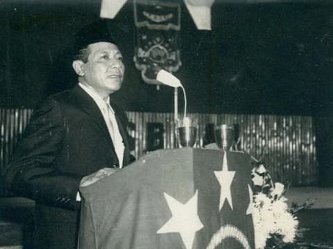 Saat KH Saifuddin Zuhri Keberatan Snouck Hurgronje Disebut Santri