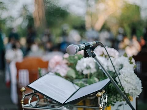 Menghindari Ceramah Seksis dalam Resepsi Pernikahan