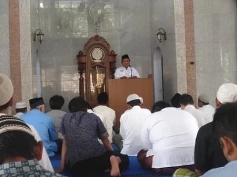 Khutbah Jumat Bahasa Jawa: Pentingipun Bantu-Binantu ingdalem Kesaenan