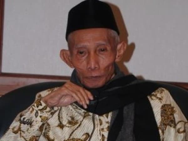 Tak Hanya Berpikir Teoritis, Kiai Sahal Juga Lakukan Kerja Praktis