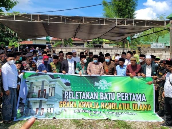 Kiai Said Aqil Letakkan Batu Pertama Gedung PWNU NTT di Kupang