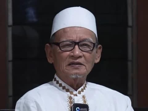 D Zawawi Imron, Kiai Penyair yang Bawa Pesan Pesantren dalam Karyanya
