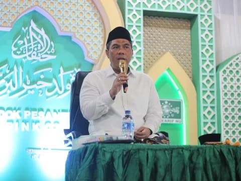 Kiai Zulfa Mustofa Jelaskan Alasan Nabi Muhammad Layak Dicintai