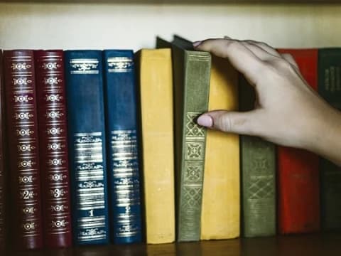 Mengenal 6 Kitab Tasawuf untuk Mengantarkan Cinta kepada Allah