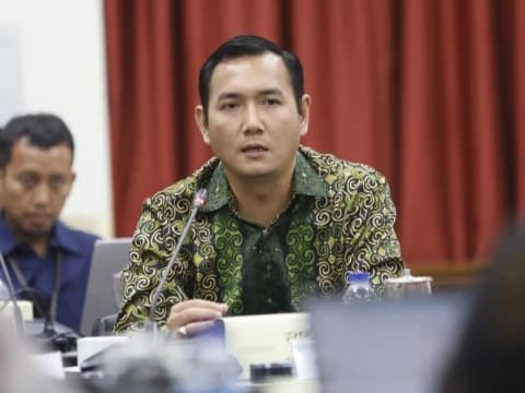 KPI Imbau TV Perhatikan Kepatutan Busana Pengisi Acara Selama Ramadhan