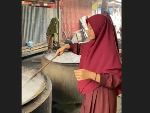 Hidangan Khas Kuah Tuhe Hangatkan Peringatan Hari Santri 2024 di Aceh