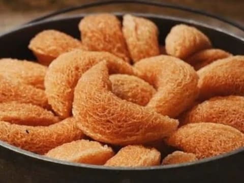 Maknyusnya Keukarah, Kue Sarang Burung Asal Negeri Serambi Makkah