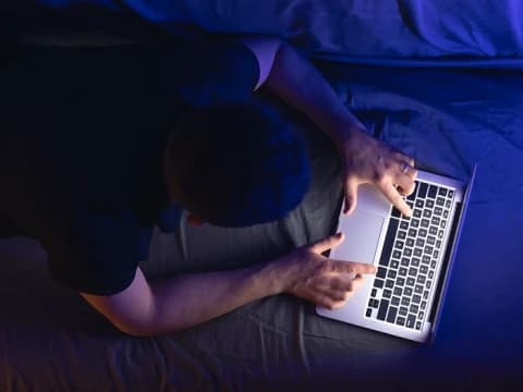 Hukum Menyebarkan Konten Intim Istri oleh Mantan Suami