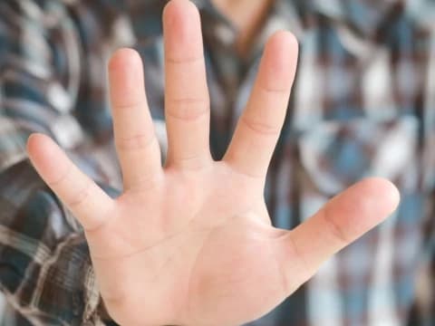 Khutbah Jumat: Meraih Keselamatan Akhirat dengan Meninggalkan 6 Perkara