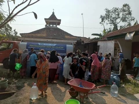 NU Care-LAZISNU Cilacap Salurkan 844 Ribu Liter Air Bersih untuk Warga Terdampak Kekeringan